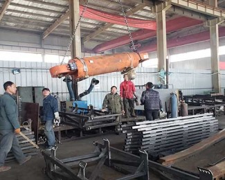 山西唯和達機械：發(fā)往霍州的導向滑靴，油缸！