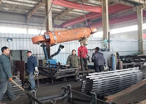 山西唯和達機械：發(fā)往霍州的導向滑靴，油缸！